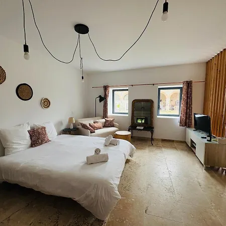 Апартаменты La Metairie Du Chateau Paul