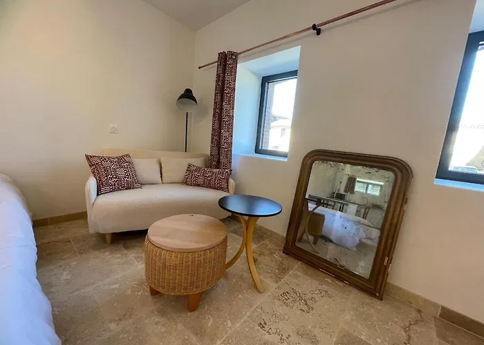 Апартаменты La Metairie Du Chateau Paul *