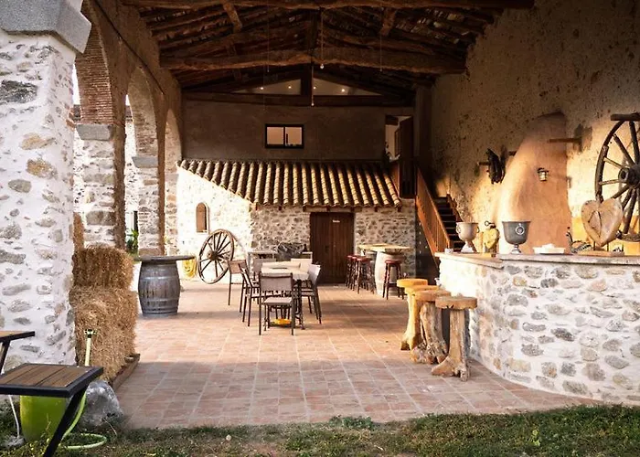 Апартаменты La Metairie Du Chateau Paul Aussillon